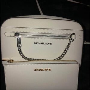 *NWOT* Michael Kors White Jet Set Crossbody Bag & Wallet Set